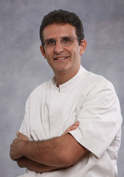 dr. Roberto Kaitsas